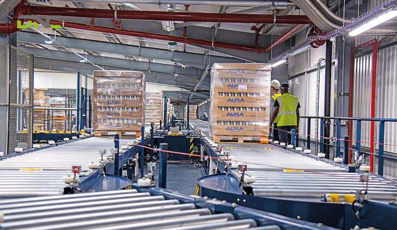 Roller Conveyor System: Types, Structure, and Applications 4 Selecting the right roller conveyor is not about choosing a standard model — it requires evaluating how products, loads, flow logic, and environment