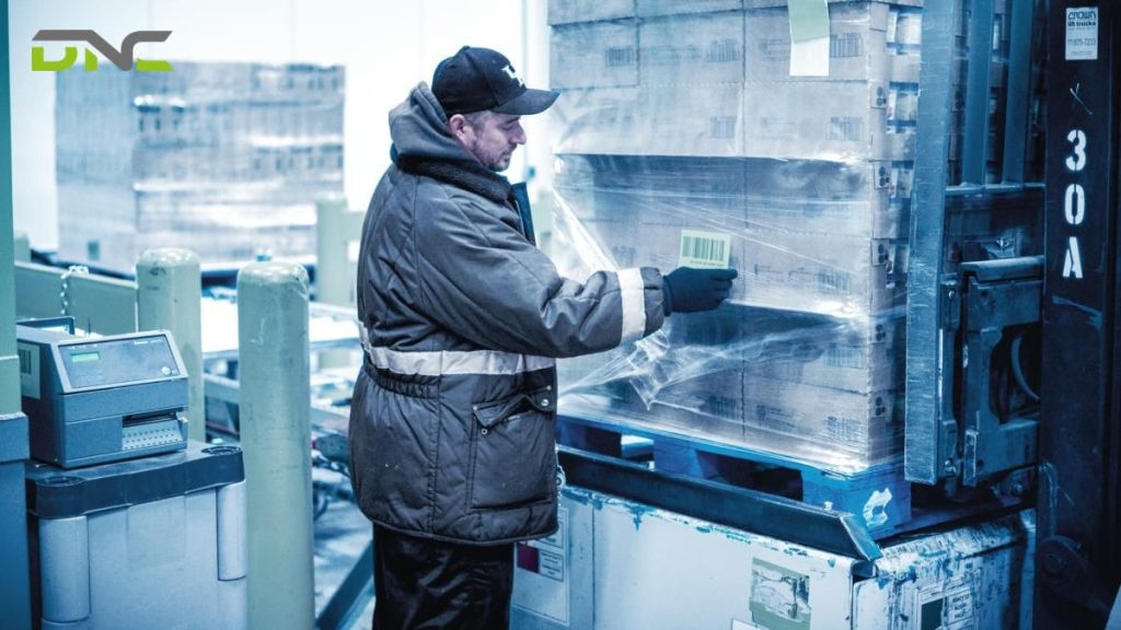 How does a frozen warehouse work?