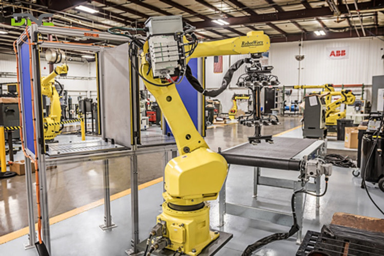 Food packaging robots are automated machines designed to handle various packaging processes in the food and beverage industry