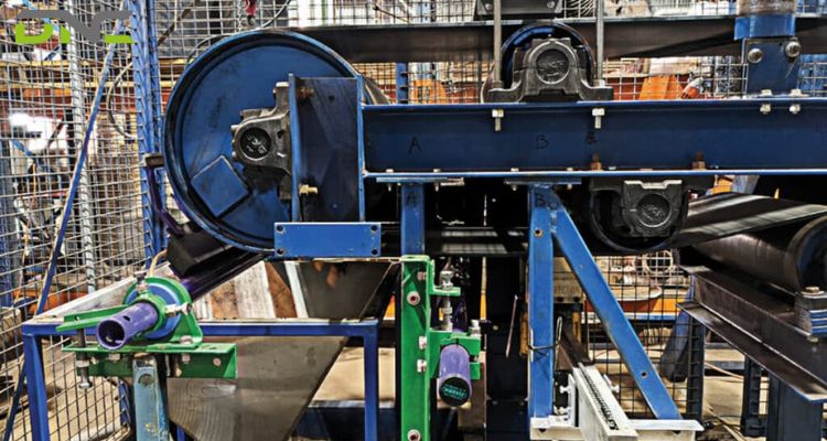 Scraper Conveyor Systems for Heavy-Duty Material Handling 1 How Does a Scraper Conveyor Work