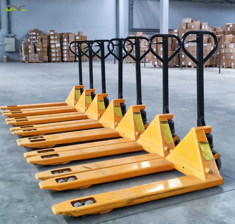 What Is a Hydraulic Pallet Truck?
