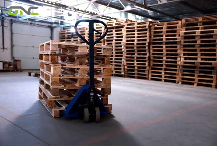 What Is a Palletizer? Definition, Types, and How It Works 1 How Does a Palletizer Work