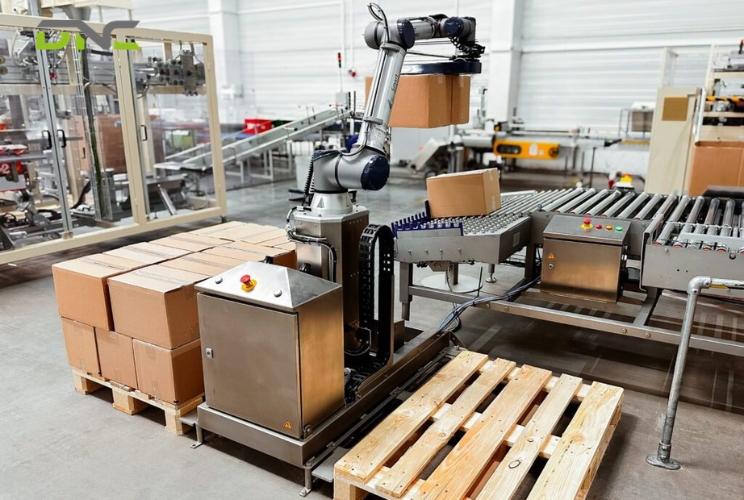 Cobot and Industrial Robot Palletizers: Definitions and Architecture 2 Industrial Robot Throughput The Production Floor Reality