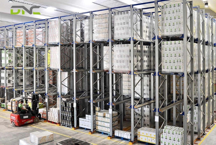 What Is Selective Pallet Racking