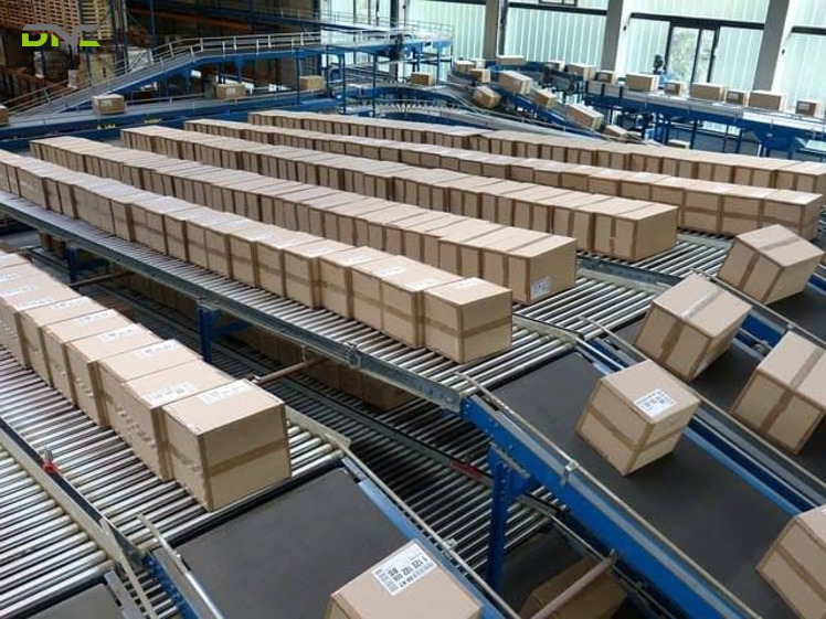 Benefits of Custom Automation for an End-of-Line Packaging Line 4 Custom vs Standard Automation: Side-by-Side