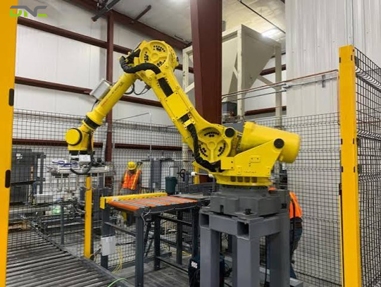 Choosing Between Conventional, Robotic, and Hybrid Architecture