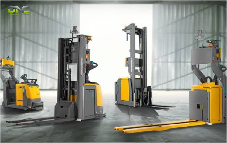 Types of AGV by Load Handling: Tugger, Latent/Jacking, Forklift & Counterbalance 2 Latent and Jacking AGVs: Lifting Carts From Below